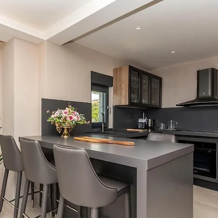 Rhapsody 2 Aurelia 2 Дом отдыха