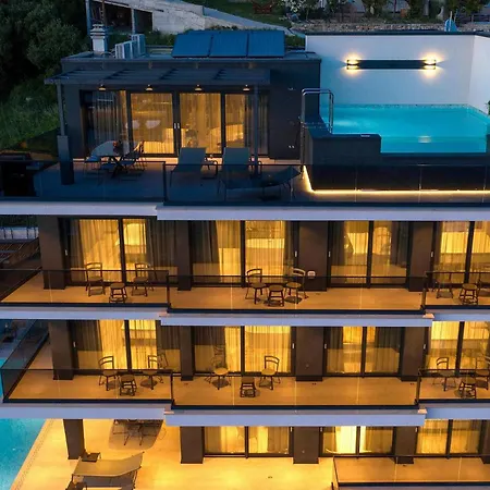 Rhapsody 2 Aurelia 2