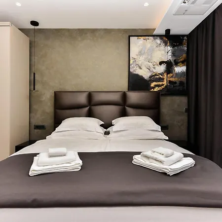 Rhapsody 2 Aurelia 2