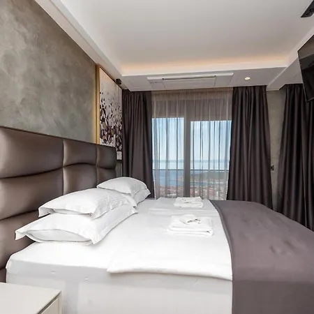 Будинок відпочинку Rhapsody 2 Aurelia 2 *