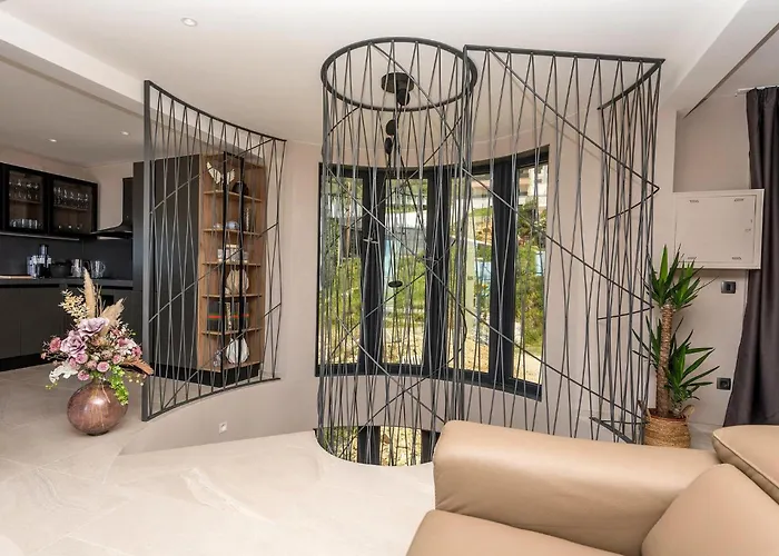 Rhapsody 2 Aurelia 2 * Makarska