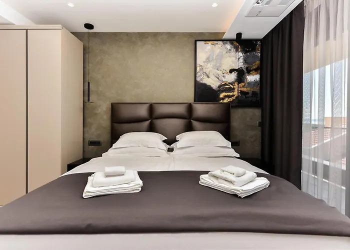 Rhapsody 2 Aurelia 2