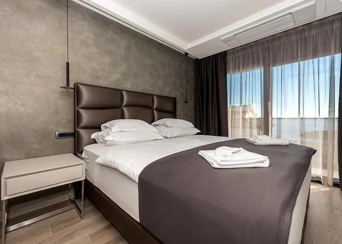 Rhapsody 2 Aurelia 2 *