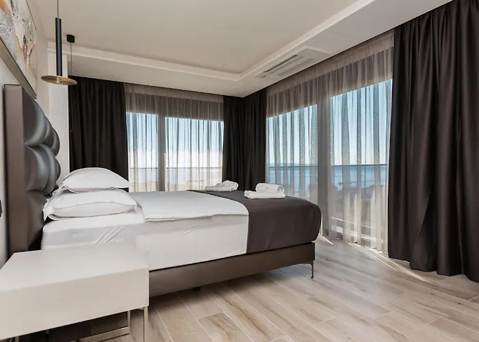 Rhapsody 2 Aurelia 2 Feriehus *